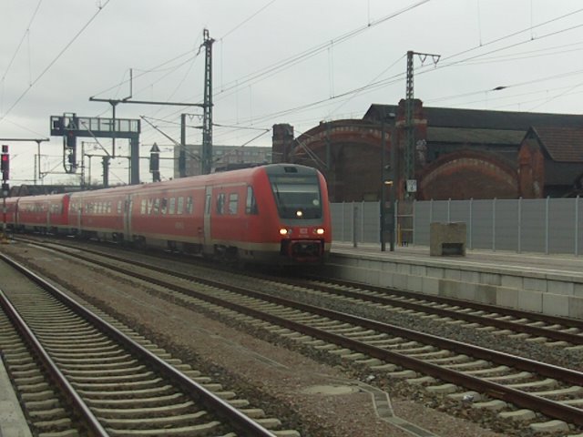 Ein 612 aus Gttingen nach Glauchau/Zwickau bei der Einfahrt in den Erfurter Hbf